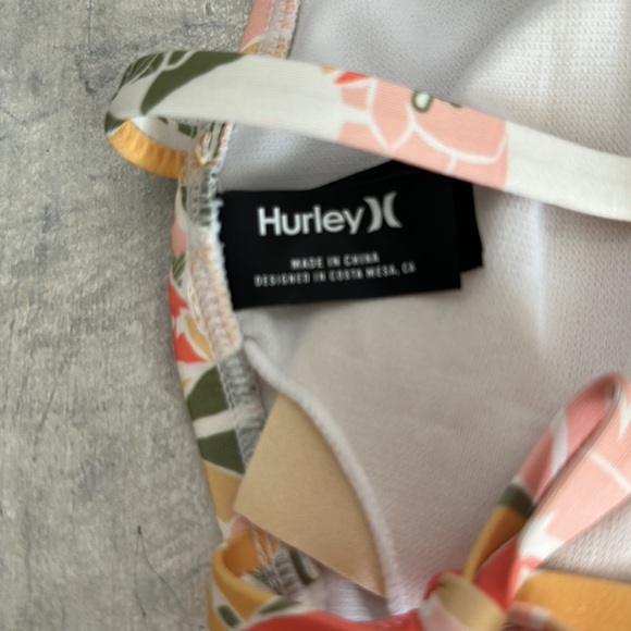 NWT HURLEY FLORAL PRINT One Piece Bathing Suit Size 1X - Picture 6 of 10